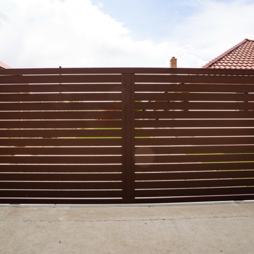 Aluminium fence - RAL 8017